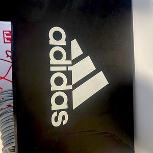 Size 5 boys wrestling shoes. In great condition. Only worn once.